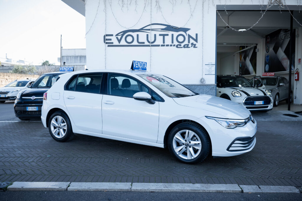 Volkswagen Golf 8